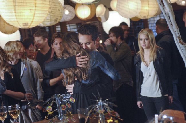 The sweet hug of affection for someone you no longer want to sleep with: Adam (Thomas Dekker) embraces Diana (Shelley Hennig) in The Secret Circle 1x13