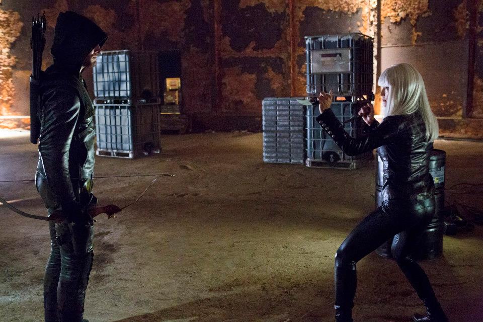 Scenes from a lost Mortal Kombat movie: Arrow (Stephen Arnell) vs China White (Kelly Hu). Make your choice! Fight!