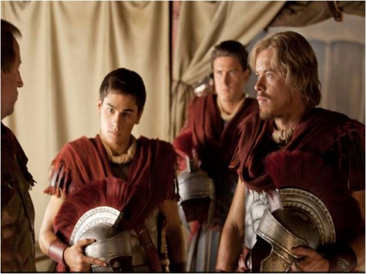 Tiberius (Christian Andolini) and Caesar (Todd Lasance) prepare for battle in Spartacus 3x03