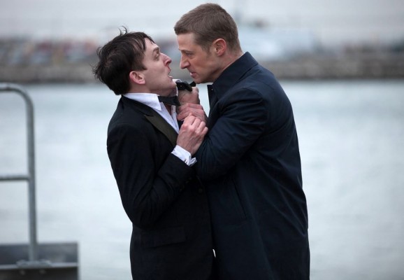 Jim Gordon (Ben McKenzie) pulls a bait and switch with Oswald (Robin Lord Taylor) in the Gotham 'Pilot'