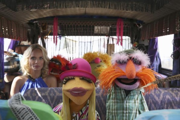 THE MUPPETS - "Ex-Factor"- Kermit is scrambling to find the perfect birthday gift for Denise, so he turns to Miss Piggy for help. Meanwhile, Kristin Chenoweth agrees to do a gig with The Electric Mayhem and inadvertently causes a rift between the band, on "The Muppets," TUESDAY, NOVEMBER 3 (8:00-8:30 p.m., ET) on the ABC Television Network. (ABC/Carol Kaelson) KRISTIN CHENOWETH, ANIMAL, JANICE, LIPS, FLOYD PEPPER