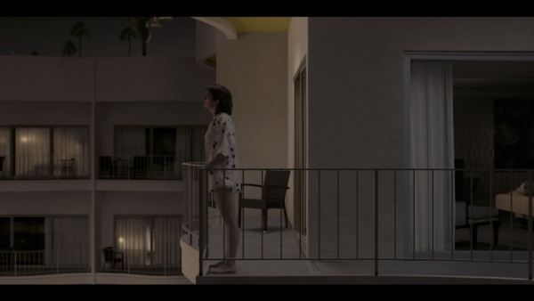 Ali is alone at the end of 'Kina Hora'