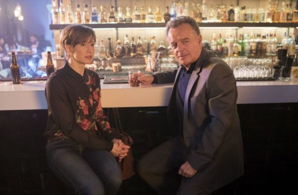 Still of Carrie Coon and Ray Wise in Fargo season three, episode three